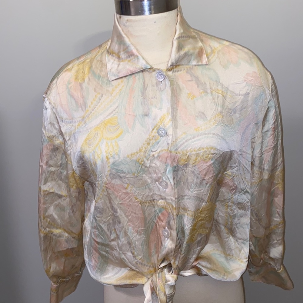 Women’s mid sleeve button-up blouse